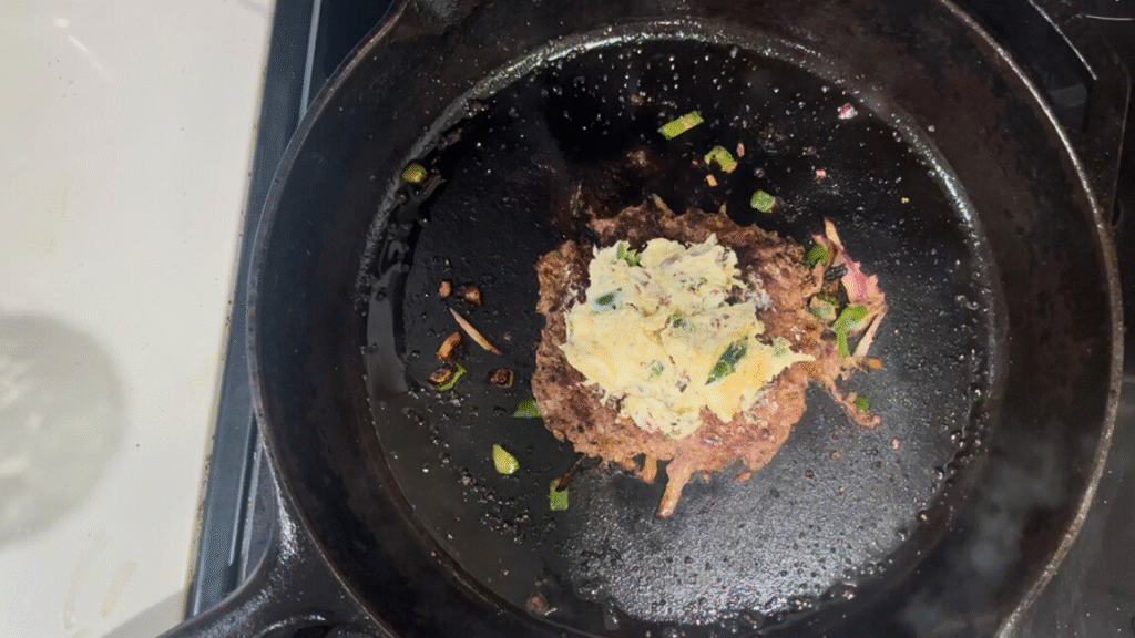 smash burgers with jalapeño popper topping